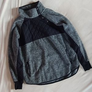 Gray/Black Abercrombie Asymmetrical Snap-Up Fleece | Size Large